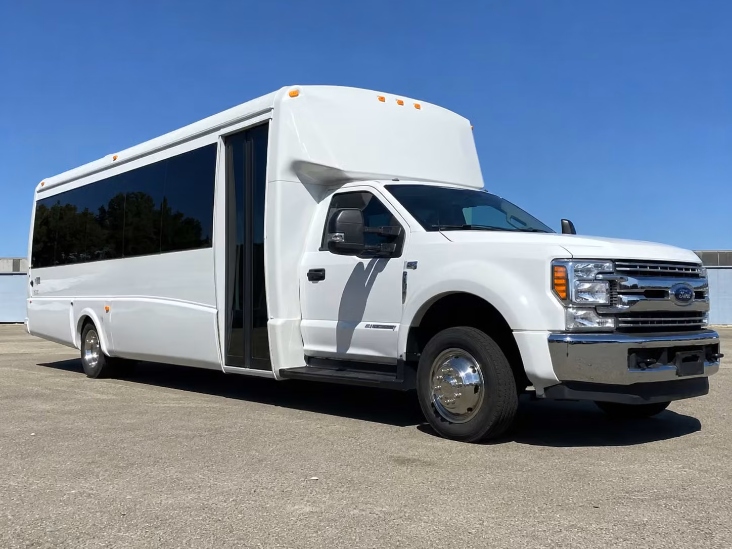 15 passenger minibus