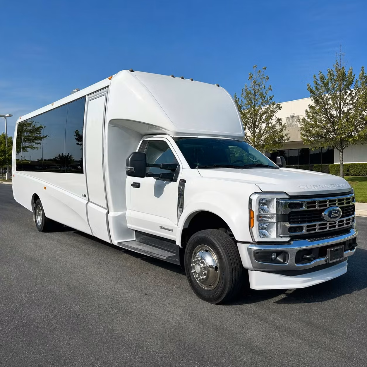 minibus and charter bus rentals for el paso youth group events